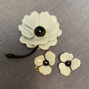 Vintage metal white & black Floral Brooch and Earring Set
